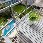 Lapa 3Bdr Duplex W/ Balcony By Lovelystay