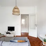Spacious 3 Bedroom Apartment In The Heart Of Arroios