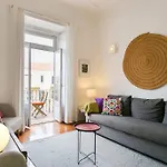 Principe Real Cool And Artistic 3 Bedrooms Flat!