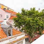 Historical Alfama, Building Top, 5Mn To Train And Subway