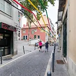 Historical Alfama, Building Top, 5Mn To Train And Subway