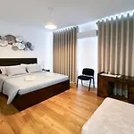 Lisboa Intendente 3Bedroom Apartment With Balcony