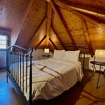 2 Bedroom, 2 Bathroom Apartment - Travessa Da Madalena