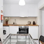 Cozy Apt In Heart Of Lisbon With Ac!