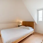 Monsanto Hill House - No 571 1D