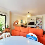 Charming Apartment Ideally Located In Lisbon