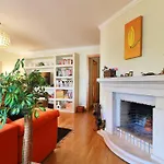 Charming Apartment Ideally Located In Lisbon