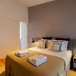 Flh Chiado Stylish Flat