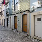 Vintage Studios At Madragoa Lisbon Typical Neighborhood