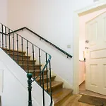 Cozy Apartment In Amazing Location!