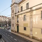 Cozy Apartment In Amazing Location!