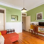 Spacious Apartment With Terrace At Graca