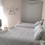 Lx Center Guesthouse