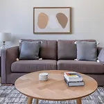 Comfortable Apartment In Downtown Lisbon For 4 People