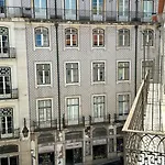 Comfortable Apartment In Downtown Lisbon For 4 People