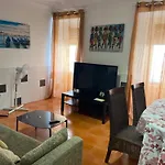 T2 2 Bedroom Flat In Arroios