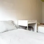 Double Bed Room In Old Town