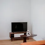 Lisbon Orange House - Beautiful Two-Bedroom Apartment 1D