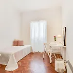 Lisbon Comfort Apartment