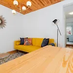 River View 1Bdr Apt In Alfama Close To Tram