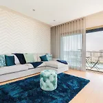 Modern Deco Apartment With Balcony