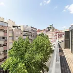 Modern 1 Bedroom Lisbon Apartment With Balcony