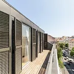 Modern 1 Bedroom Lisbon Apartment With Balcony