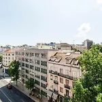 Modern 1 Bedroom Lisbon Apartment With Balcony