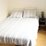 Vintage 2 Bd Central Apartment By Hostlovers