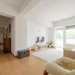 Olivais Spacious Apartment Near Airport