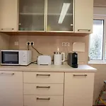 Cozy And Quiet 3-Bedroom Flat