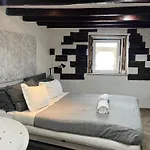 Very Charming Apartment Overlooking S Jorge Castel