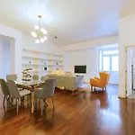 Chiado 2 Bedroom Elegant Apartment