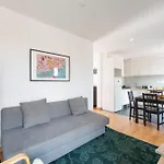 Lisbon Hill House - No. 589A