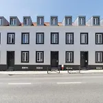 Lisbon Hill House - No. 589A