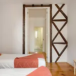 Joivy Inviting Flat Next To Carmo Convent