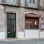 Joivy Inviting Flat Next To Carmo Convent