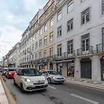 Apartment With Balcony On Rua Aurea In The Historic Center Of Baixa De Lisboa