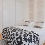 Downtown By The River Apartment By Lovelystay