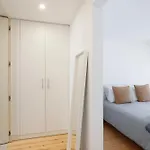 Suite In Cozy Apartment In Chiado In Shared House