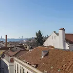 1Bdr Apartment With Ac And Terrace By Lovelystay