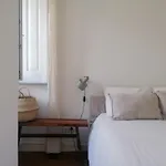 Casa Com Jardim Privado