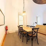 Bica Contemporary Historic 2 Bedroom Apt