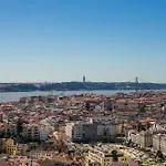 Happy Stay Lisbon - Suite With A View, Private Terrace & Ac