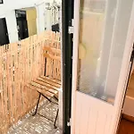 Central Lisbon Rooms In Palmira Shared Apartment For Surf Lovers