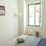 Central Lisbon Rooms In Palmira Shared Apartment For Surf Lovers