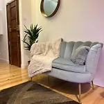 Newly Renovated Apartment Lisbon