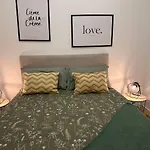 Newly Renovated Apartment Lisbon