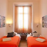 Living Lounge Hostel