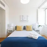 Luxury Apartment With Balcony In Downtown Lisbon
